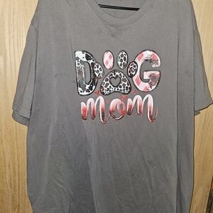 Gray Dog Mom Short Sleeve Tee